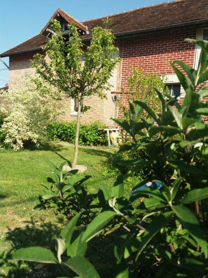 Campagn'Arts Bed & Breakfast Villechetif Exterior photo