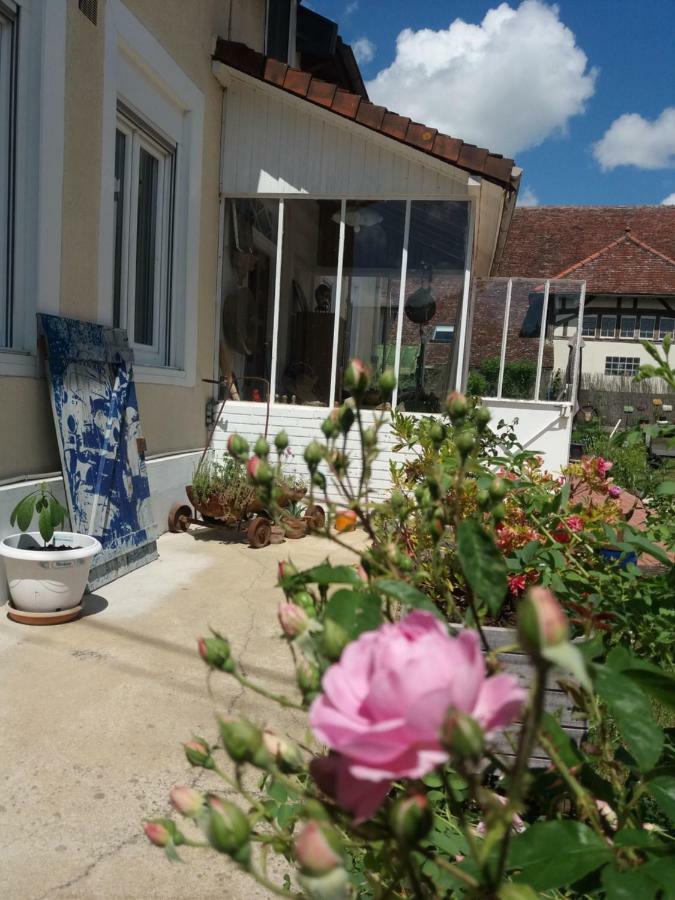 Campagn'Arts Bed & Breakfast Villechetif Exterior photo